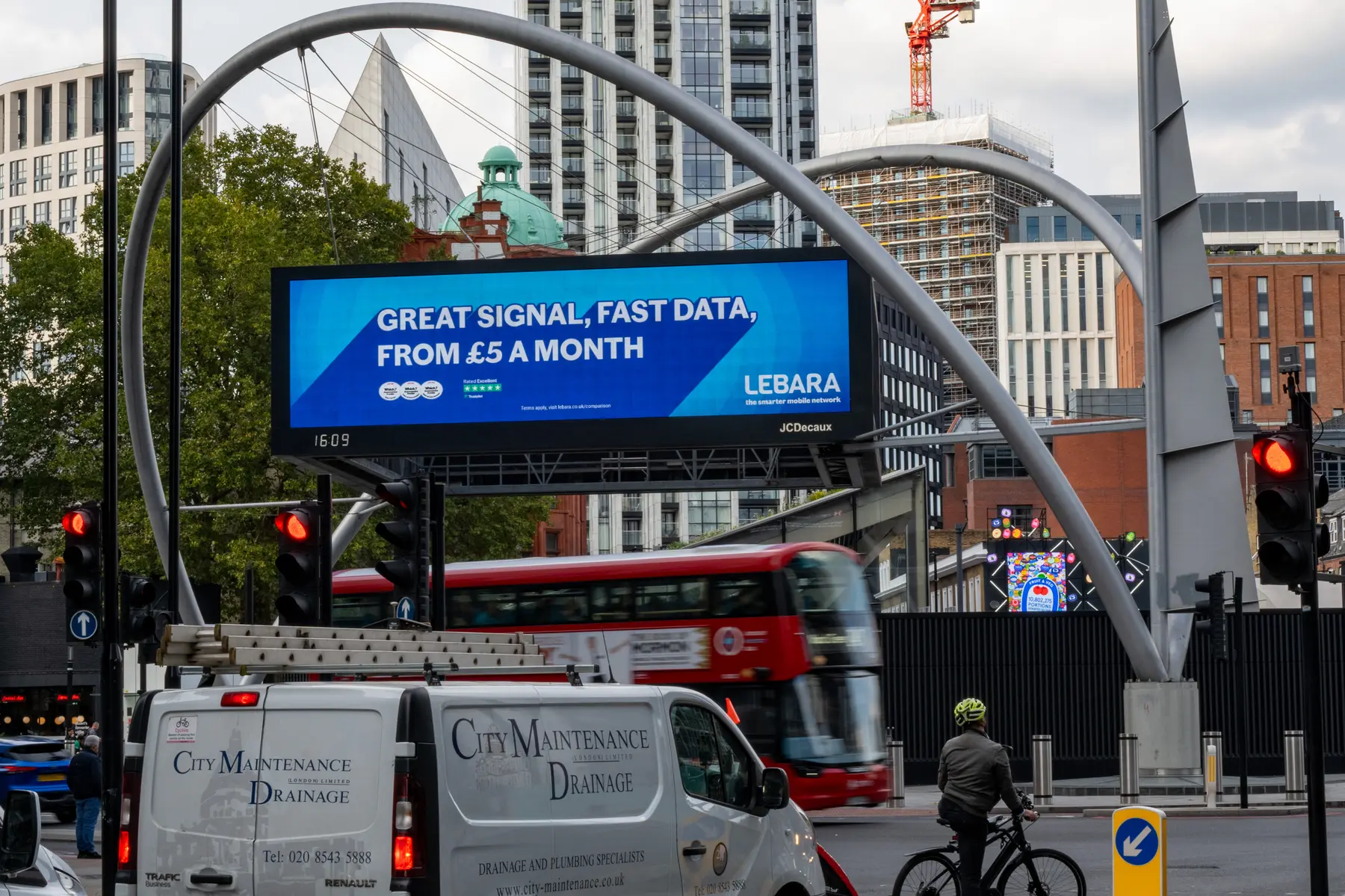 Old Street roundabout placement from Double W's Smarter Mobile Network campaign for Lebara, 2025.