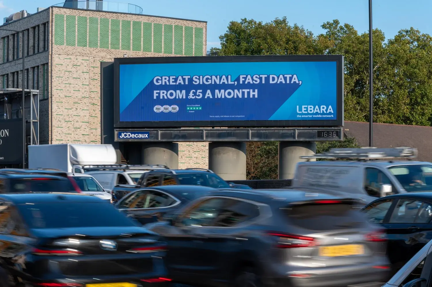 Lebara Great Signal Fast Data outdoor campaign in London, placement 11